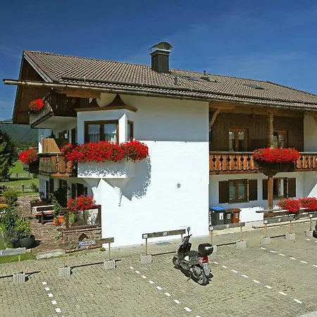 Gastehaus Bavaria ゲストハウス